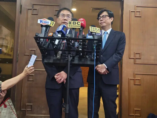 黃偉哲出席行政院會提醒政府必須做產業後盾