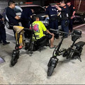 情侶酒後吵架騎車闖警所 失禁出糗遭裁罰