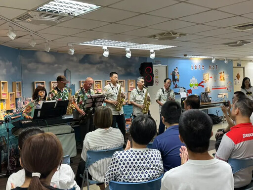 化身少年刑警媽 母親節前夕與薩克斯風共舞