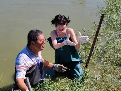 南韓女星尹到怡與黃偉哲共煮家常菜