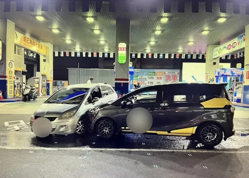 汽車暴衝!臺南68歲翁疑排隊糾紛失控撞後車