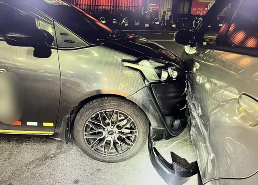 汽車暴衝!臺南68歲翁疑排隊糾紛失控撞後車