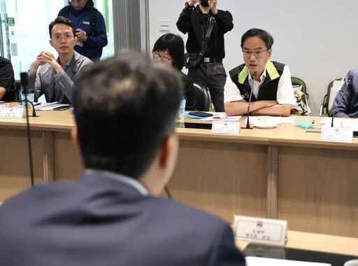 李昆澤赴高雄港考察 聚焦永續經營
