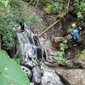 載德國友人赴大雪山遊玩 衝落15m深山谷