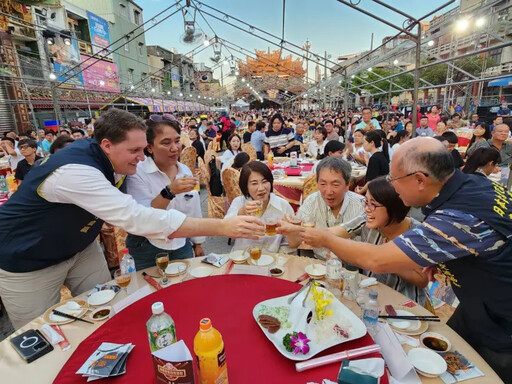 屏東黑鮪魚宴席開百桌 國際友人讚辦桌文化