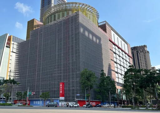 台中新光三越停業員工吶喊:何時能重返正常