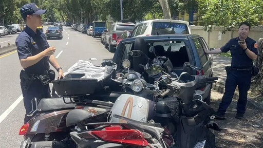 士林連環車禍!汽車撞機車再暴衝 2人送醫