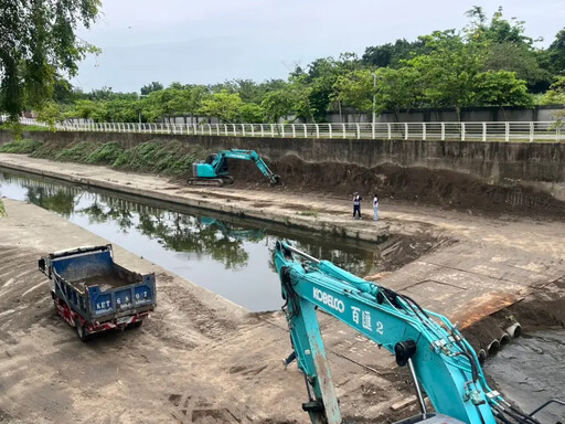 鳳山溪清淤達14,000立方公尺7月中完成