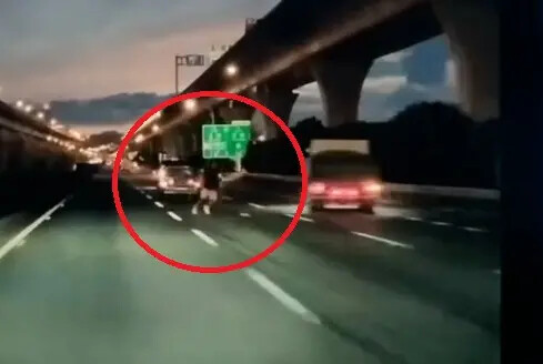 國道事故釀三傷 貨車為閃揮手男失控翻三圈
