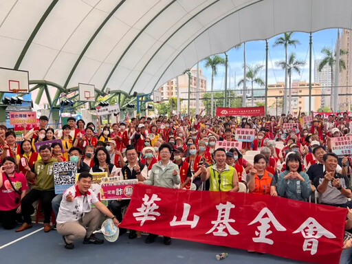 分享防詐案例 高市少年警攜銀髮族華山論詐