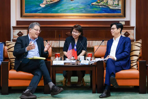 陳其邁與史丹佛學樹團深談民主人權