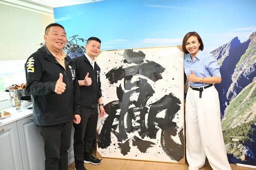 力拚高雄市長初選起手式 邱議瑩成立競辦