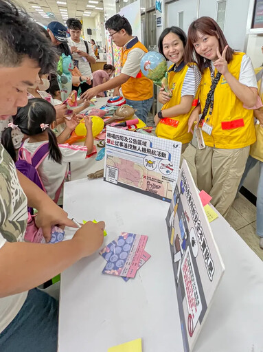 高雄機場啟用60年 飛安Runway空姐盛裝出場