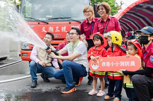 林智鴻推公益列車 將愛與溫暖傳下去