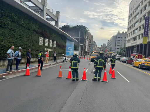 快訊/京華城基地前路面塌陷 警管制交通