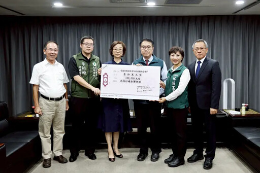 黃偉哲感謝大洛杉磯台灣會館助重建