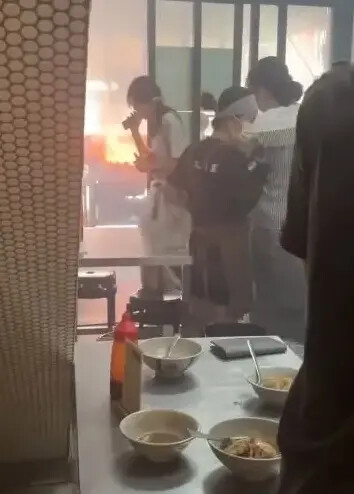 彰化名店阿三肉圓店失火 顧客端肉圓逃命