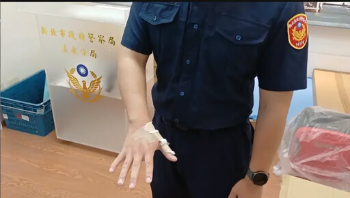 酷暑32度幼童困豪車 淡水警果斷破窗救援