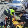 新莊分局門口車禍 撞傷2女駕駛稱不適