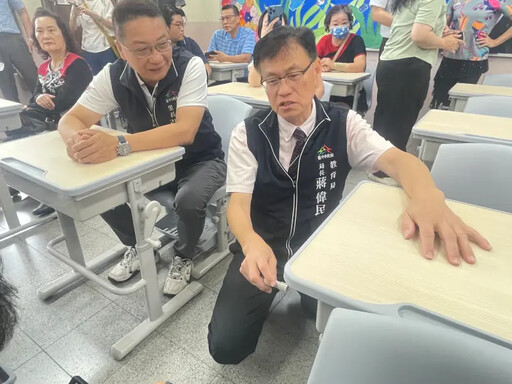 孩子的書桌變了 中市全面換可調式課桌椅