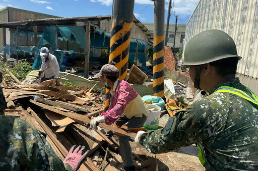 第5作戰區官兵馳援嘉義各鄉鎮 災後復原