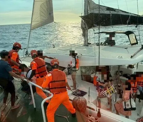 陣風8級！小琉球遊艇故障 海巡急救17遊客