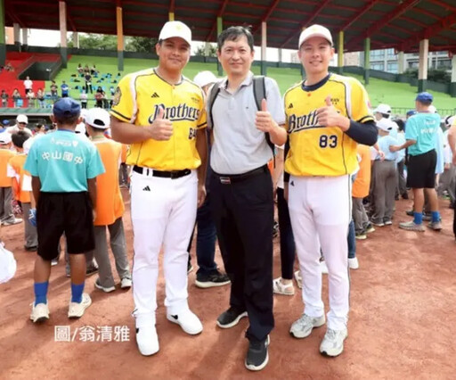 李洋傳接運動部長 何昱奇:莫忘前車之鑒