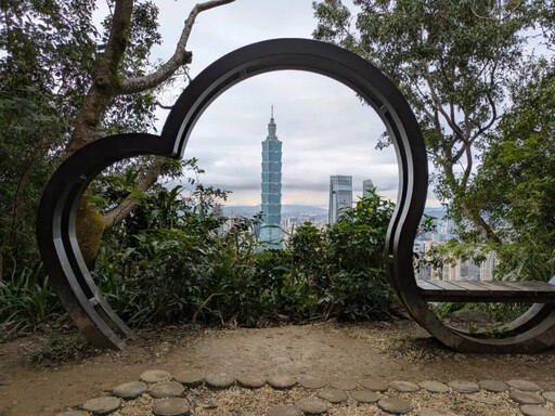 快訊／象山「一線天」驚見腐屍