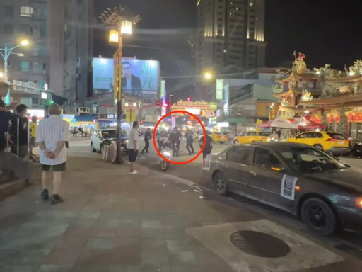 饒河怪男車頂狂跳遭警包圍!脫序畫面被瘋傳