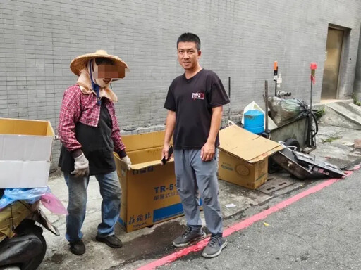 便當溫情 高市保大弟兄爲環保阿嬤悄悄加菜