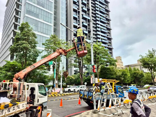 全台最多號誌在台中 維修隊全年不打烊