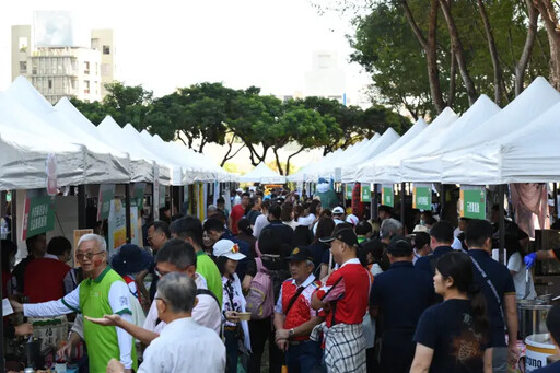 扶輪服務日公益1加1 社友攜手廠商捐助弱勢