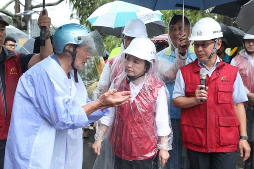 雨量破紀錄!中市北屯、石岡邊坡滑落波及民宅 市長盧秀燕親勘災