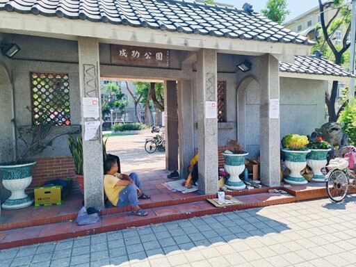 「生人勿近」!彰化成功公園長期遭街友盤踞