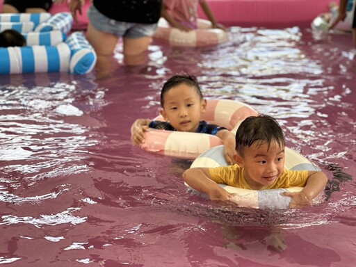 水花飛、泡泡多!芬園夏日濕背秀「極地冰雪」