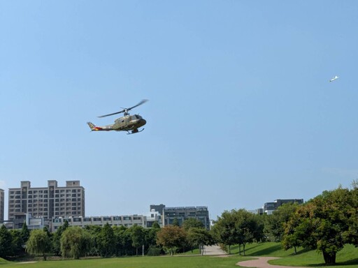 飛機模型+無人機表演 圓林園親子活動嗨翻天