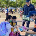 開學首日車潮湧現 北港警啟動護童專案全力守護學童