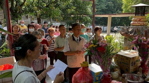 香火繚繞、溫馨祈福 彰化榮家舉辦中元普渡