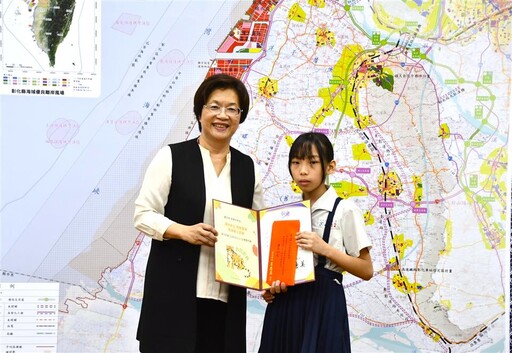 從書中成長 彰化14學生獲「雲豹級」閱讀認證