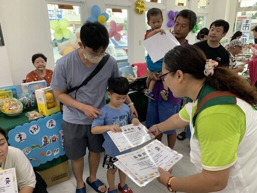 小萌闆登場 二手市集翻轉學習與親子共融