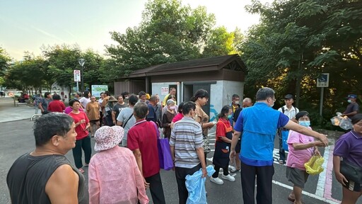 鹿港玉聖府中秋送暖 百份月餅與物資傳愛弱勢