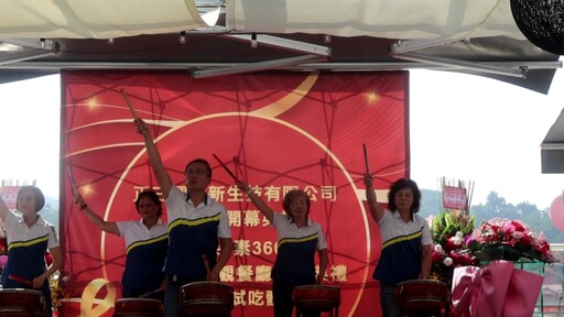 健康料理搭配美景 芬園3果6素景觀餐廳開張