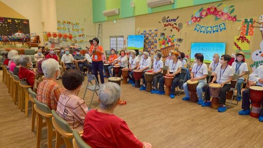 音樂無齡界!台中長輩到花壇日照中心同樂