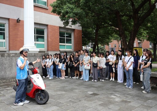 提升大學生騎車安全意識 大型車內輪差與死角親身體驗