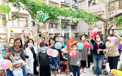 台北醫院慶元宵 大小朋友體驗創作「蝶古巴特彩繪燈籠」
