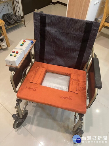 為奶奶改造輪椅「方便門」 明道高中生科展獲獎作品取得專利
