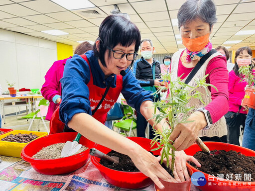 長青志工「送綠到家」課程 溫暖志工及長輩的心