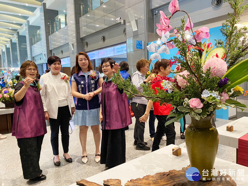 中華插花藝術展 即日起新北市府1樓大廳展出