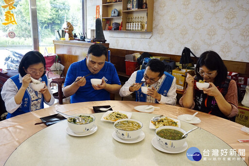 來桃園賞「五月雪」 客家局長范姜泰基分享客庄私房米食