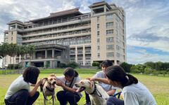 福智教育園區學子 參與緝毒犬寄養家庭專案成功陪伴幼犬